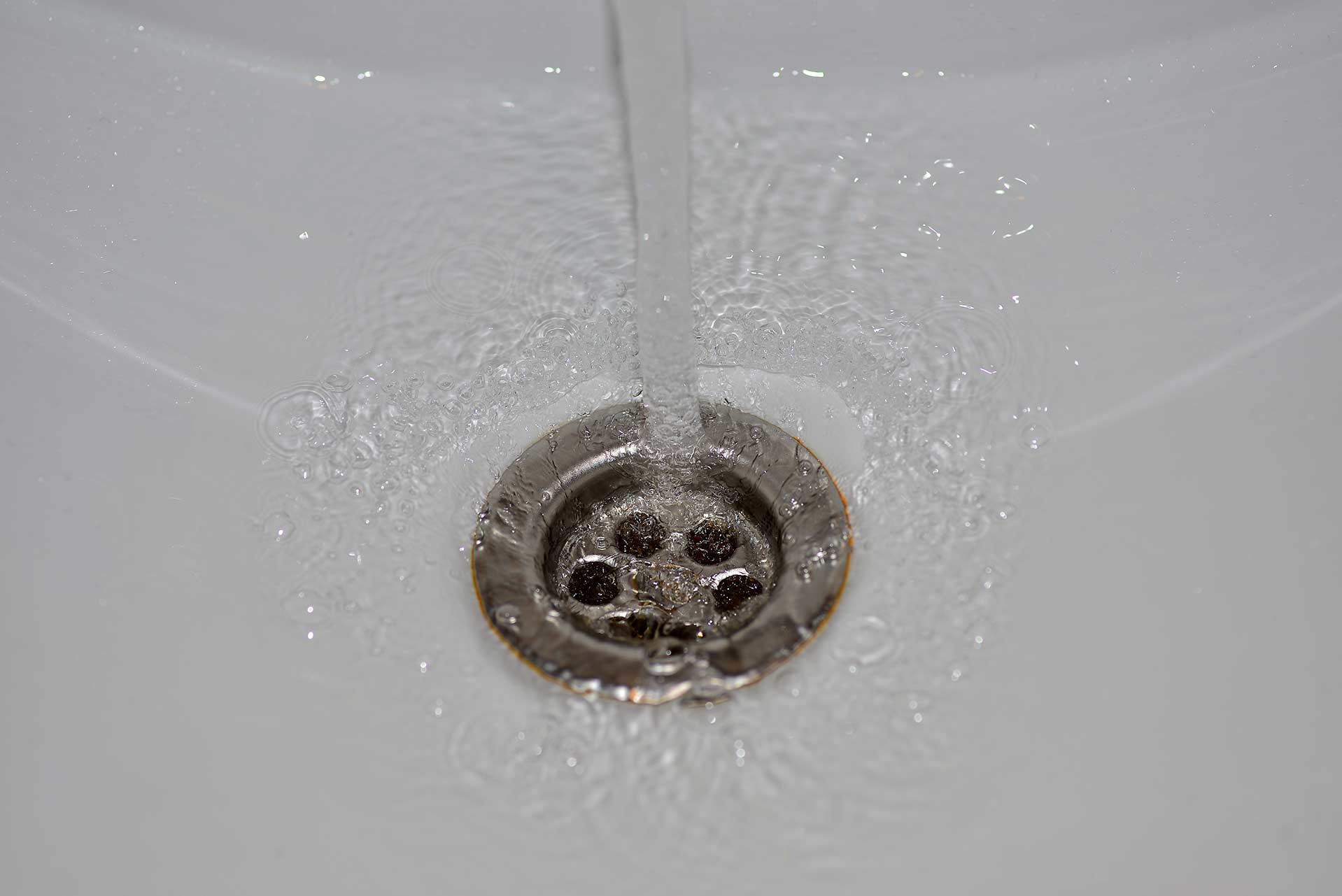 A2B Drains provides services to unblock blocked sinks and drains for properties in West Ealing.
